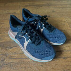 Lululemon Women's Chargefeel Low Workout shoe size 9 navy and rose